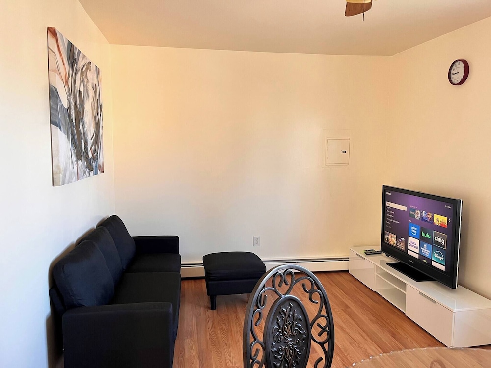 Amazing Three Bedrooms Apartment
