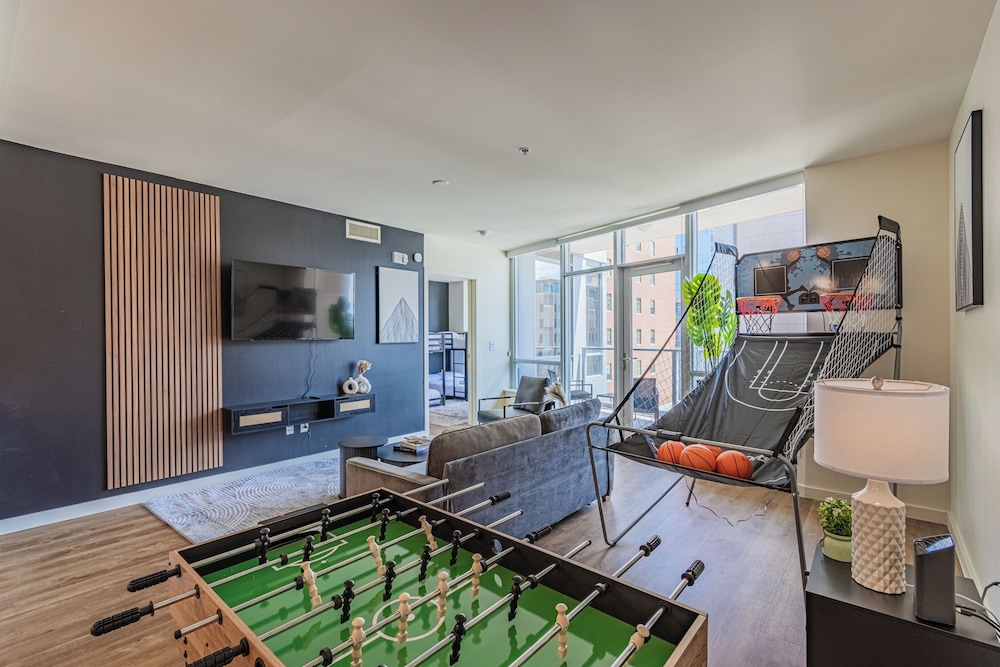 ROVE LIVING/KL - 44 Monroe