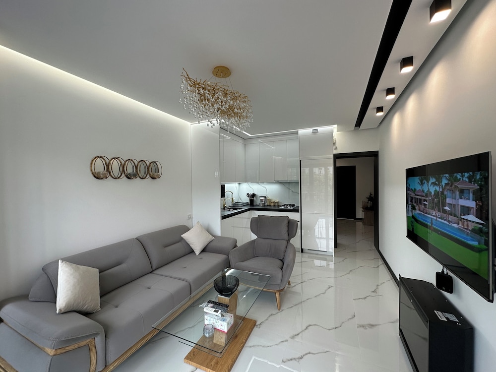 Apartment by Luxe Group MA777