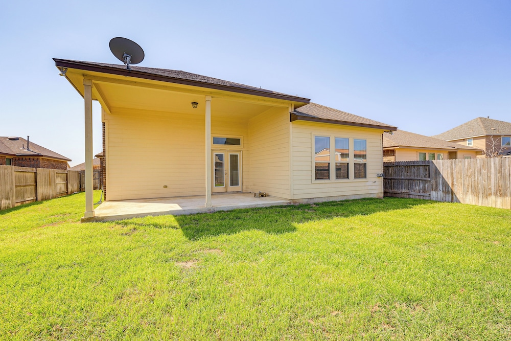 Pool Access & Fenced Yard: Modern San Antonio Gem