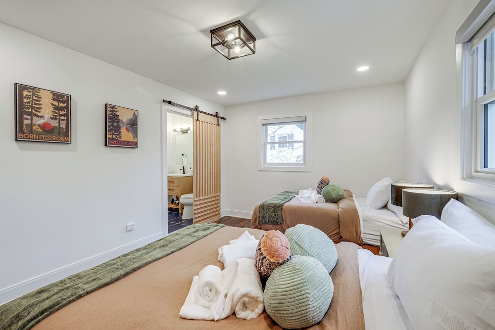 Upscale Family Retreat Near DC & Georgetown!