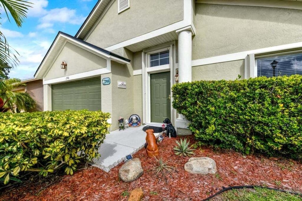 Cozy 3br Home W/ Private Pool Near Disney 3 Bedroom Villa