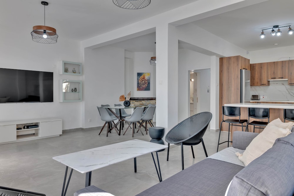 Phaedrus Living: Luxury Residence Faneromeni