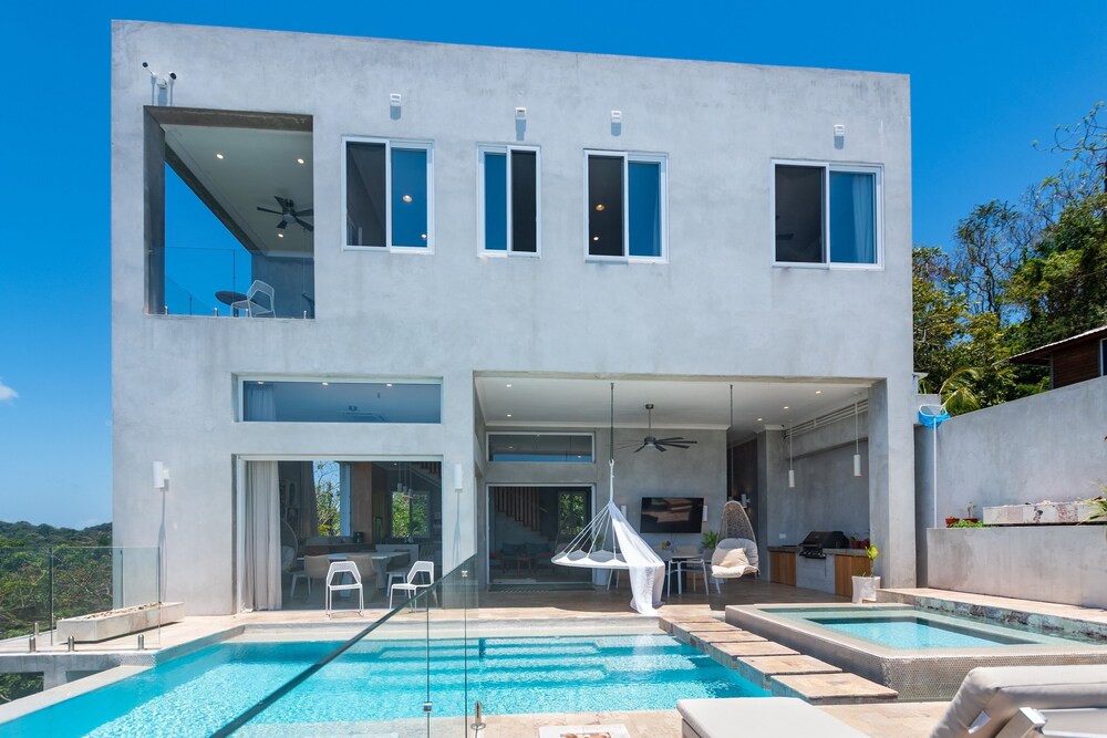 Todo Es Posible 4 Bedroom Home