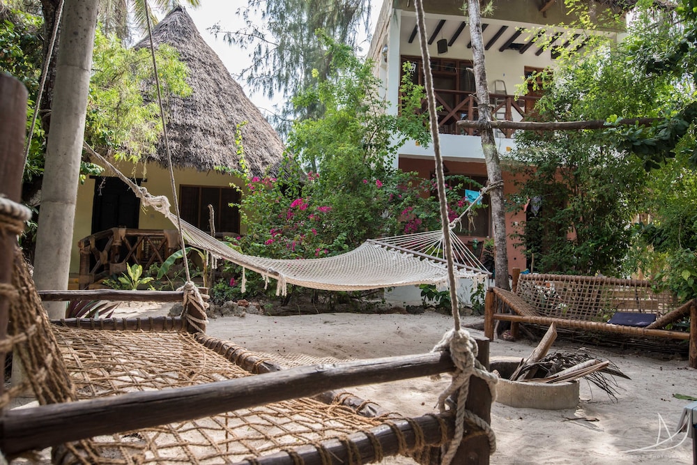 Casa Umoja Guesthouse