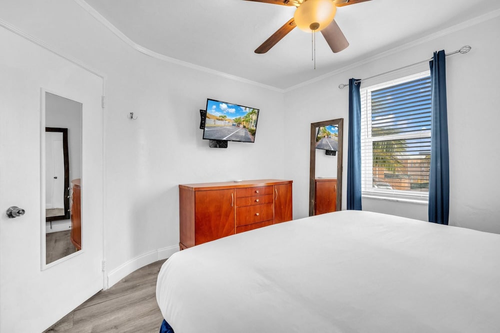 Spectacular Ocean View Corner Apartment