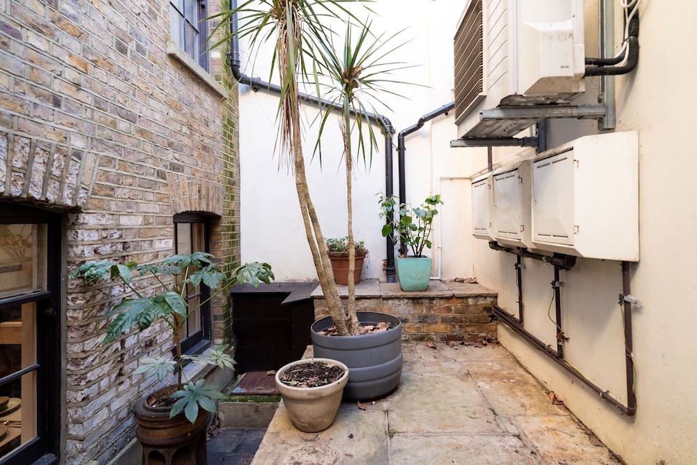 outdoor bbq area