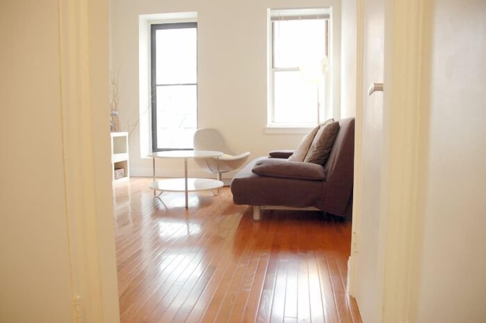 Midtown East 1BR with Private Balcony DR 26 - Image 4