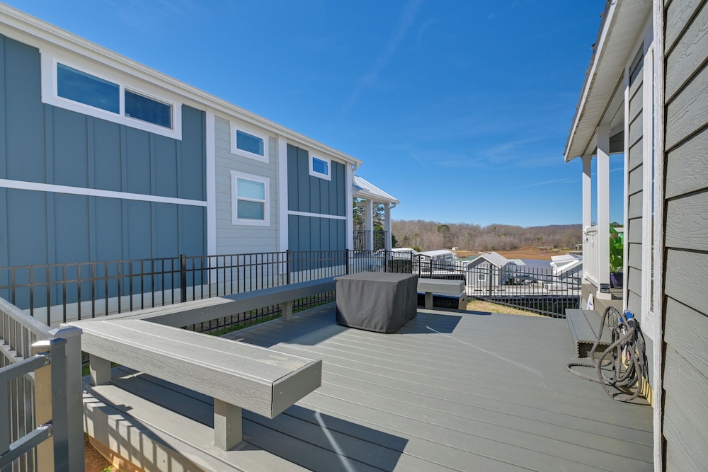 Boat & Fish: Waterfront Gem in Sherrills Ford!
