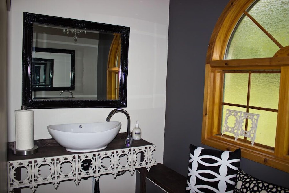 Columbia Gardens Winery and Grape Escape Guesthouse
