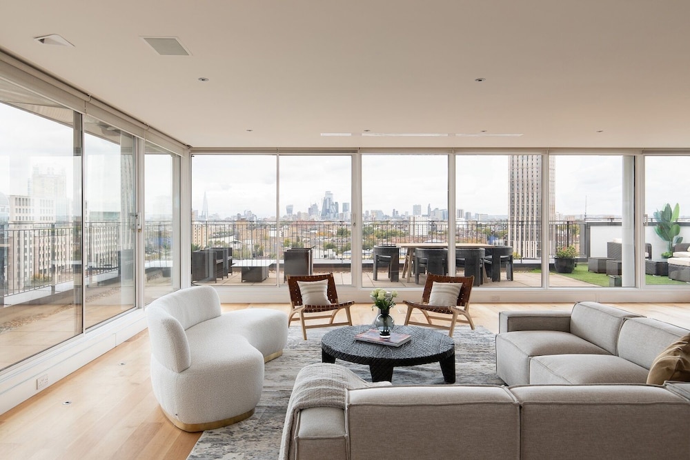 The Canary Wharf Secret - Glamorous 3BDR Flat w/ Terrace and Parking