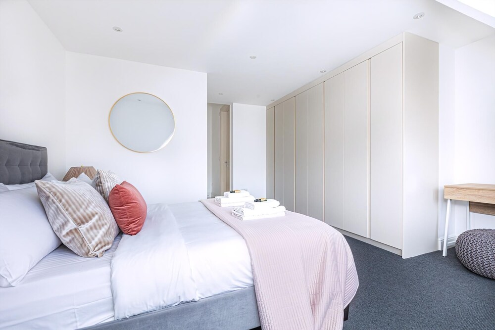 Stylish Three-bed Flat in Marylebone
