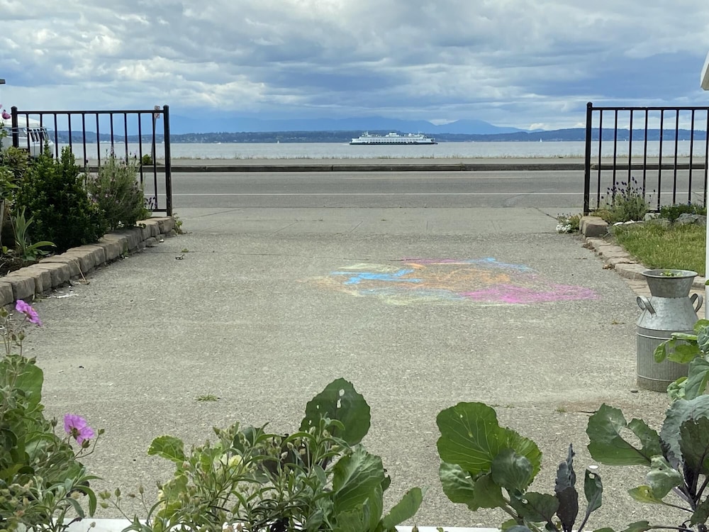 2BR 2BA Alki Beach Waterfront Retreat Extended Stay, Zdjęcie 17