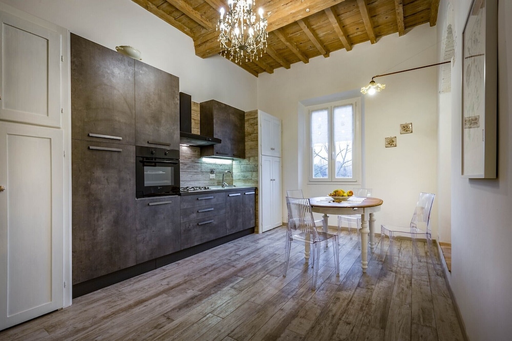 Arno Apartment A by Mmega