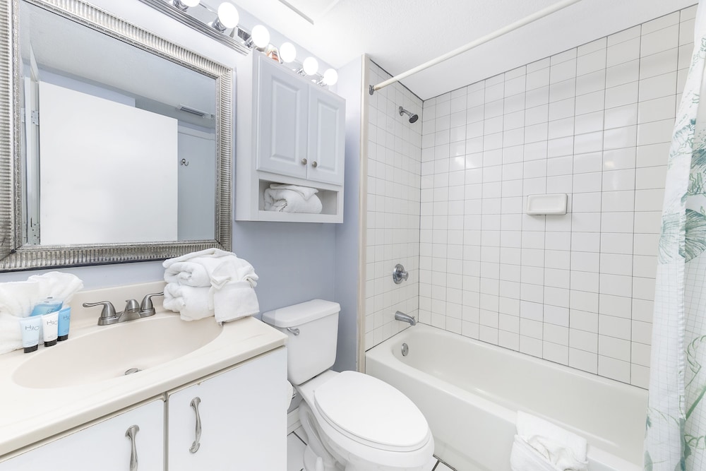Harbor Place 206