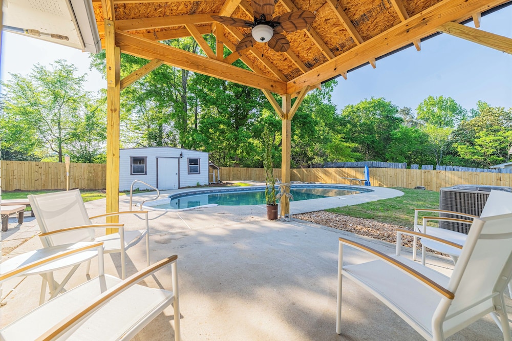 Crowning Glory w Pool & GameRoom