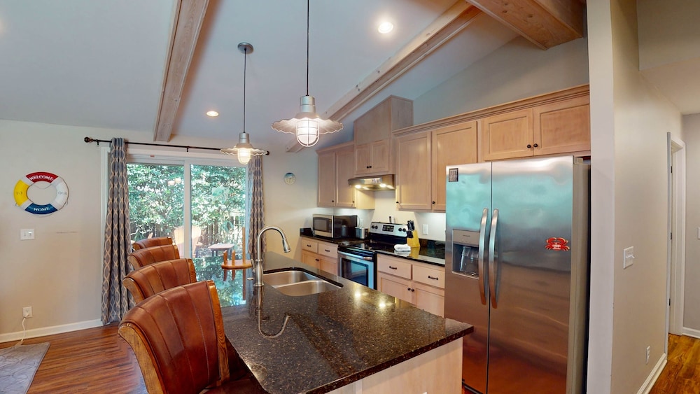 Paradise Cove 4 Bedroom Home