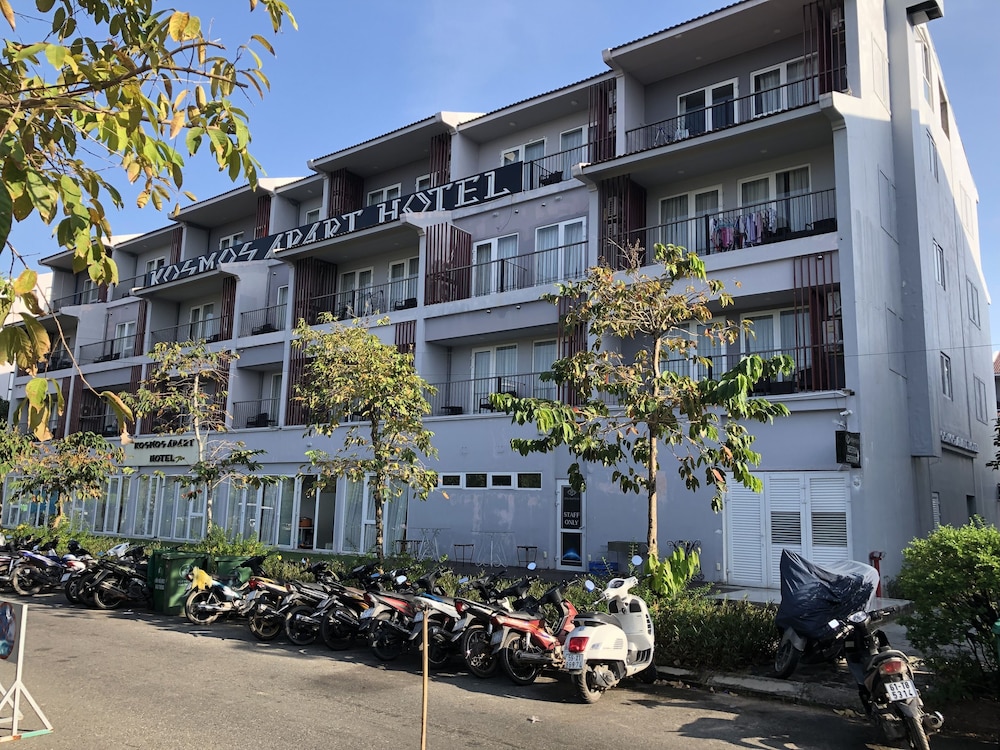 Kosmos Apart Hotel