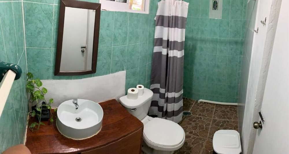 Kin Hostal and Camping