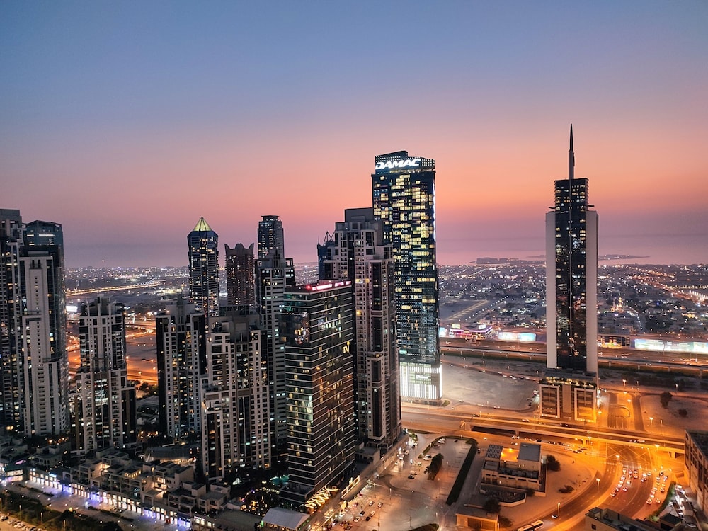 SuperHost - Chic Apartment With Balcony Close to Burj Khalifa