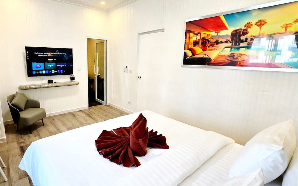 NEBULAND Luxury Pool Villa Pattaya Walking Street
