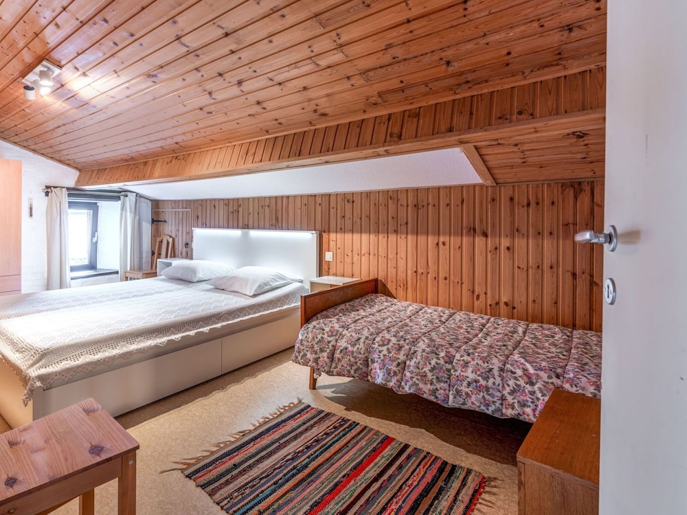 Quaint Holiday Home in Trois-Ponts near Forest view 2