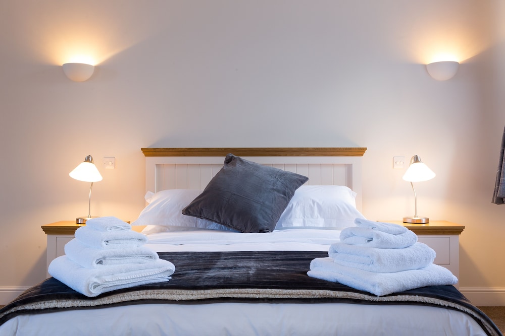 Luxurious Apartment in a Grade II 'listed Estate' view 2