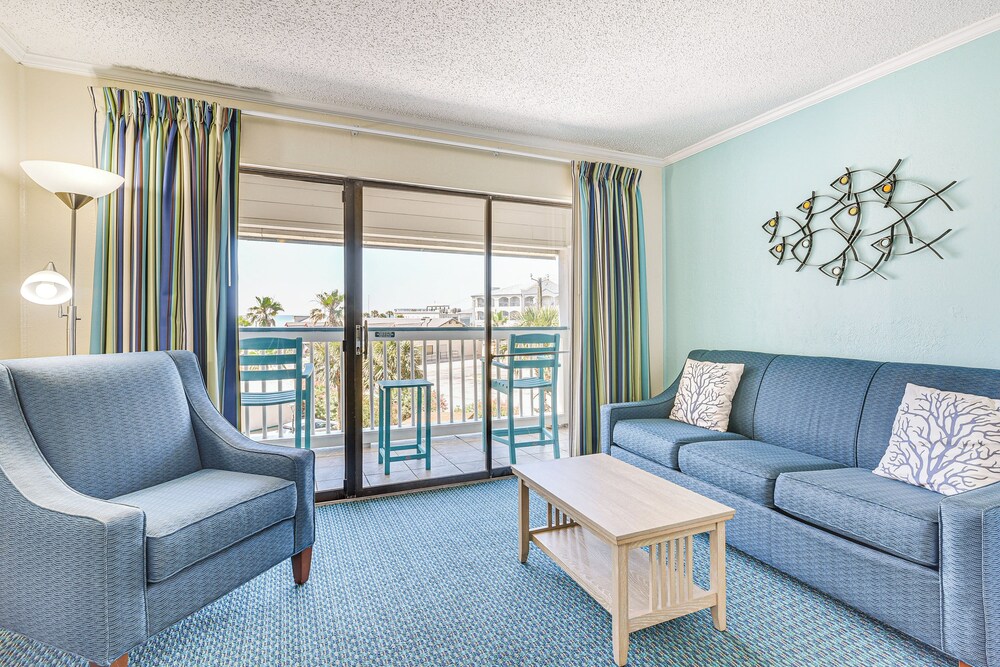 Steps to Babes Beach: Condo w/ Pool in Galveston