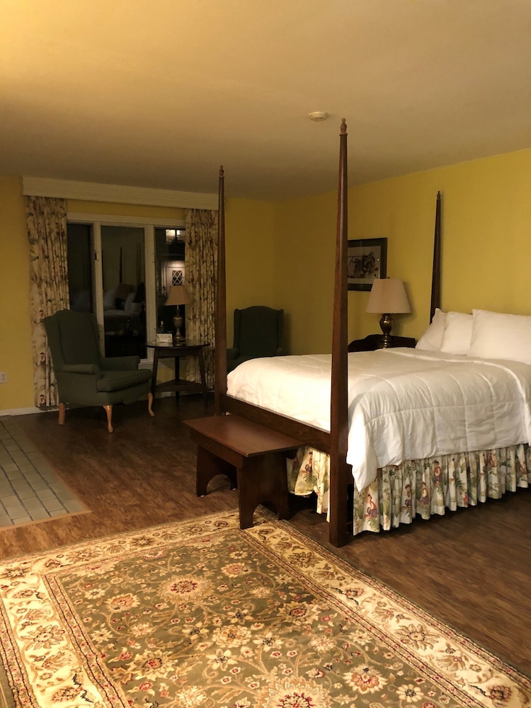 Delamater Inn