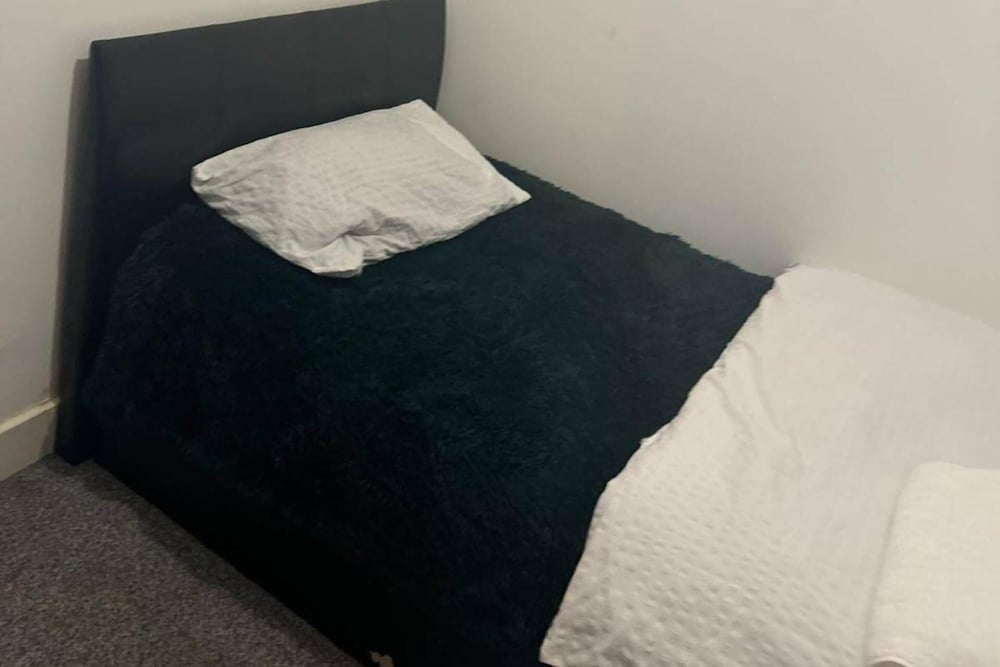 Cosy Central Home - Sleeps 5, Free Parking & Patio