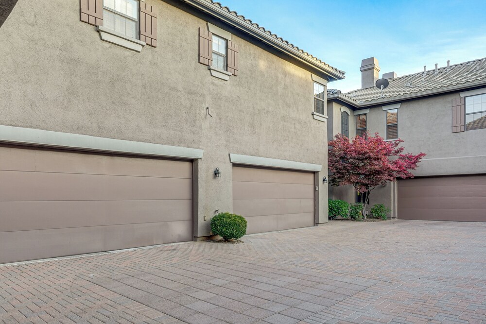 Stay, Work & Golf! Prescott Condo w/ WFH Setup