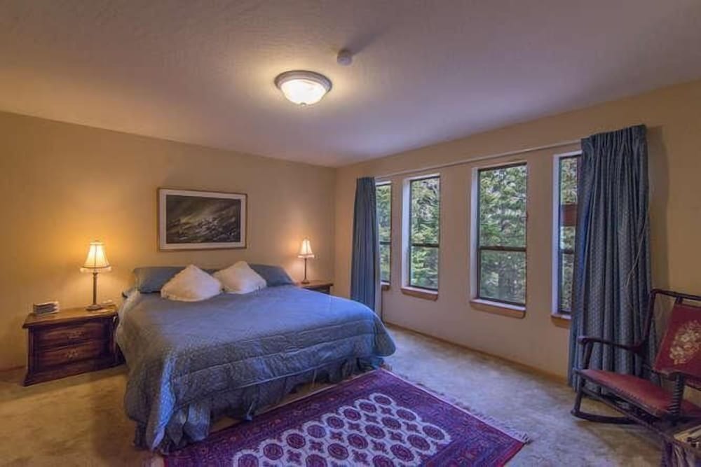 Atkin 4 Bedroom Holiday Home By Tahoe Truckee