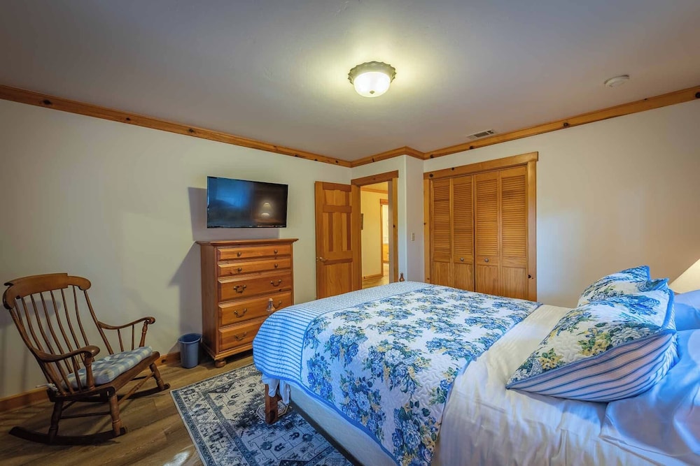 Oakwood Lodge