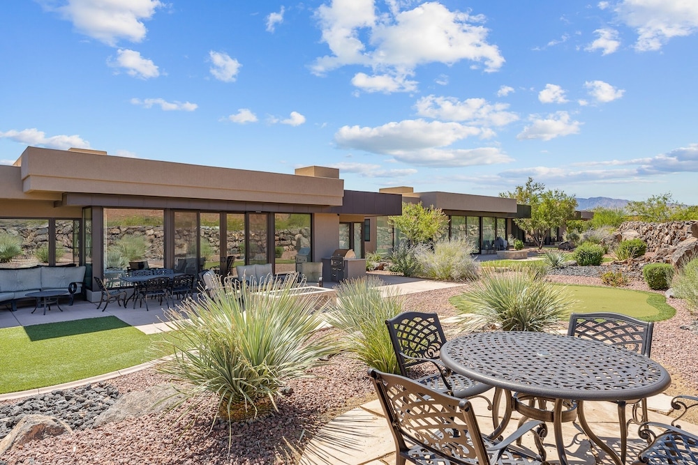 Snow Canyon Retreat #13 by RedAwning view 3