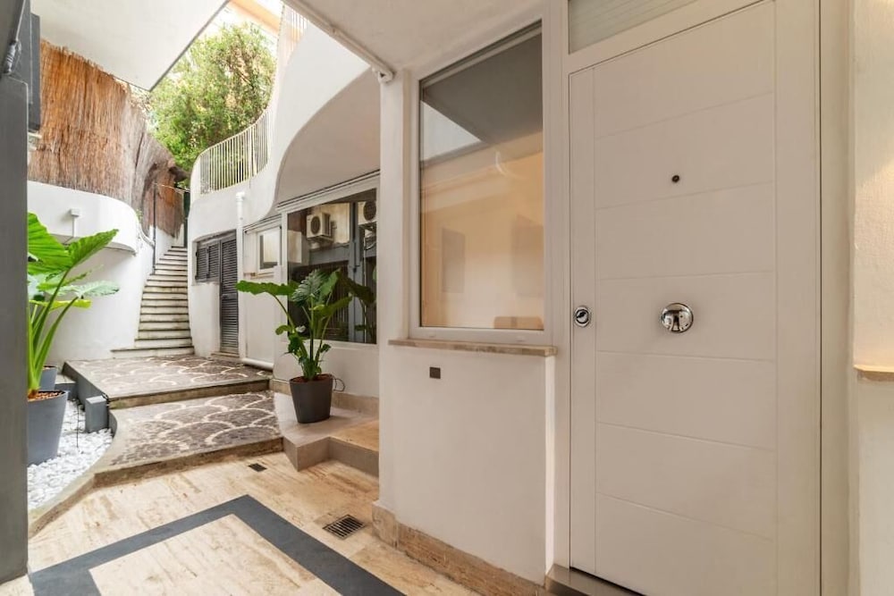 JOIVY Elegant Suites Near Villa Borghese
