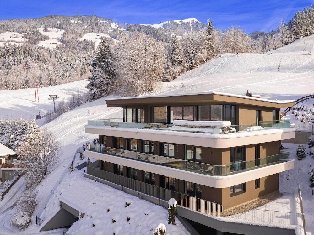 Studio With Balcony on the ski Slopes
