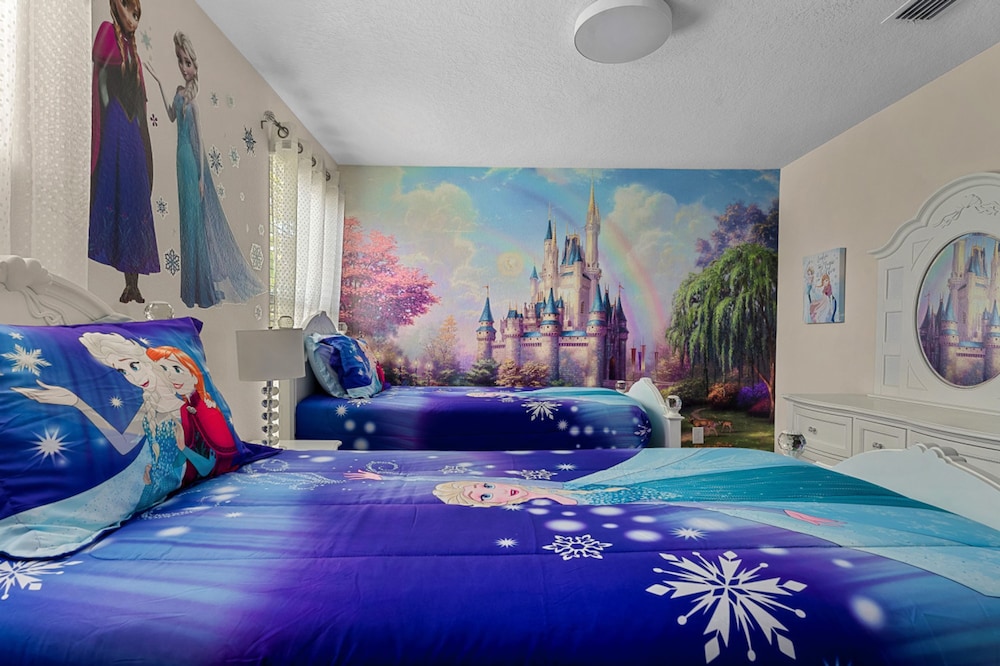 A-vengers 4791 Stunninghouse Lake Disney