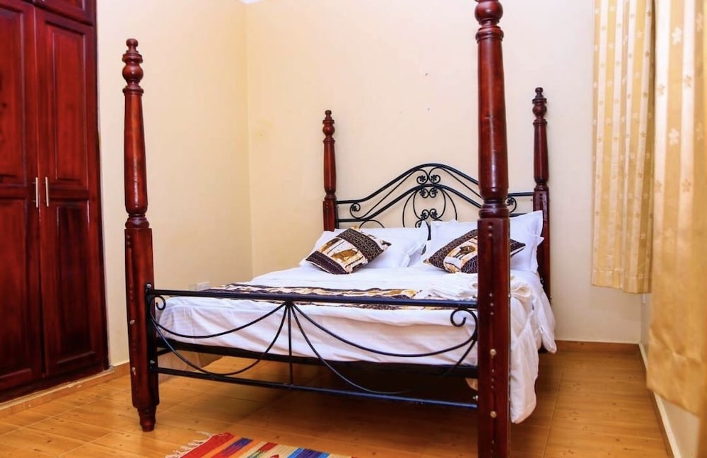 3 Bedroom House near Martyrs Shrine view 3