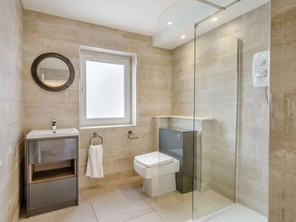 Sleeps 10 - Hot tub - Pool Table - Play Park