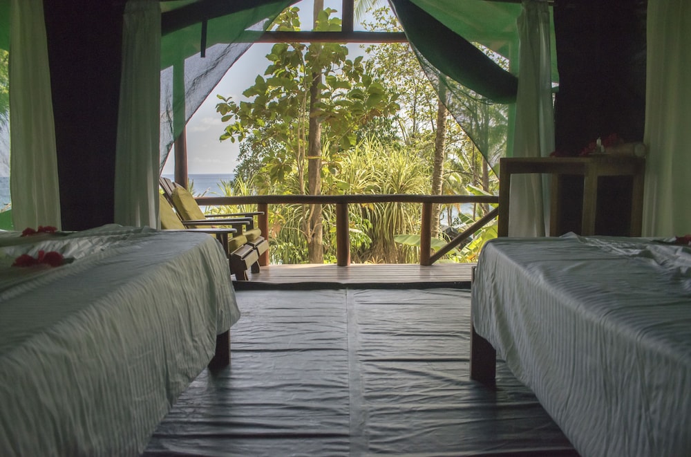 La Leona Eco Lodge