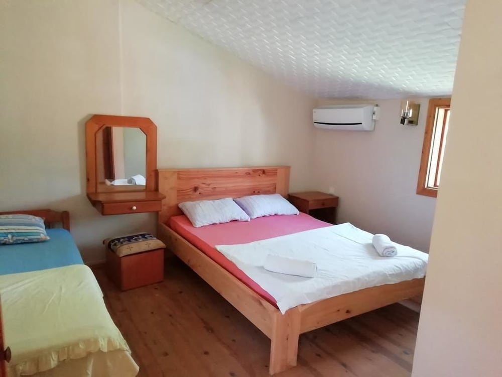 Medusa Bar & Camping - Hostel