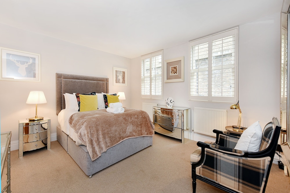 London Choice - South Kensington Mews II