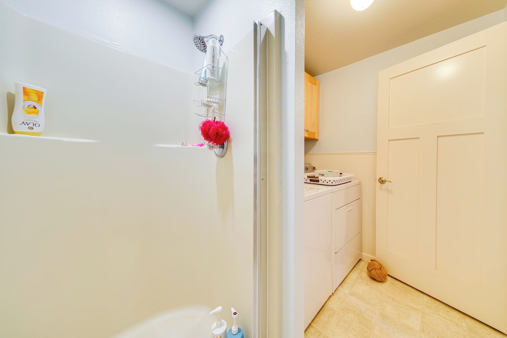 1/4 Mi to Beach: Family Home w/ Spacious Deck!
