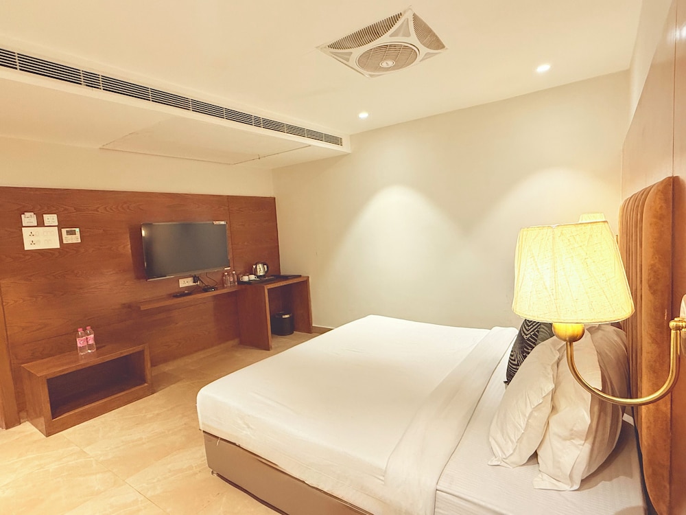 Lush Premier Hotel