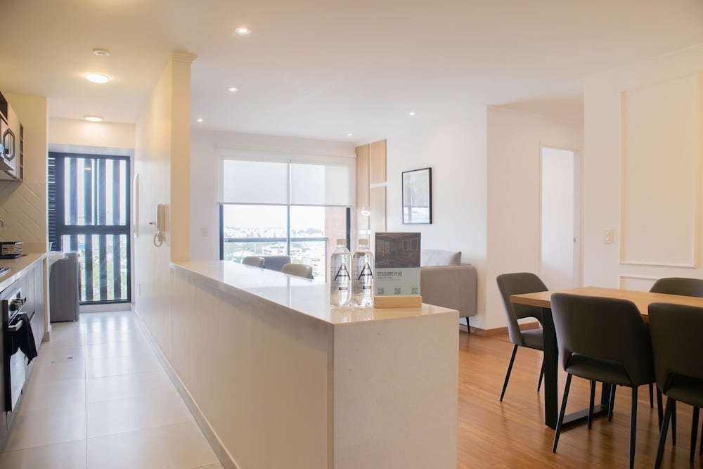 w Inviting 2BR w Balcony in Miraflores