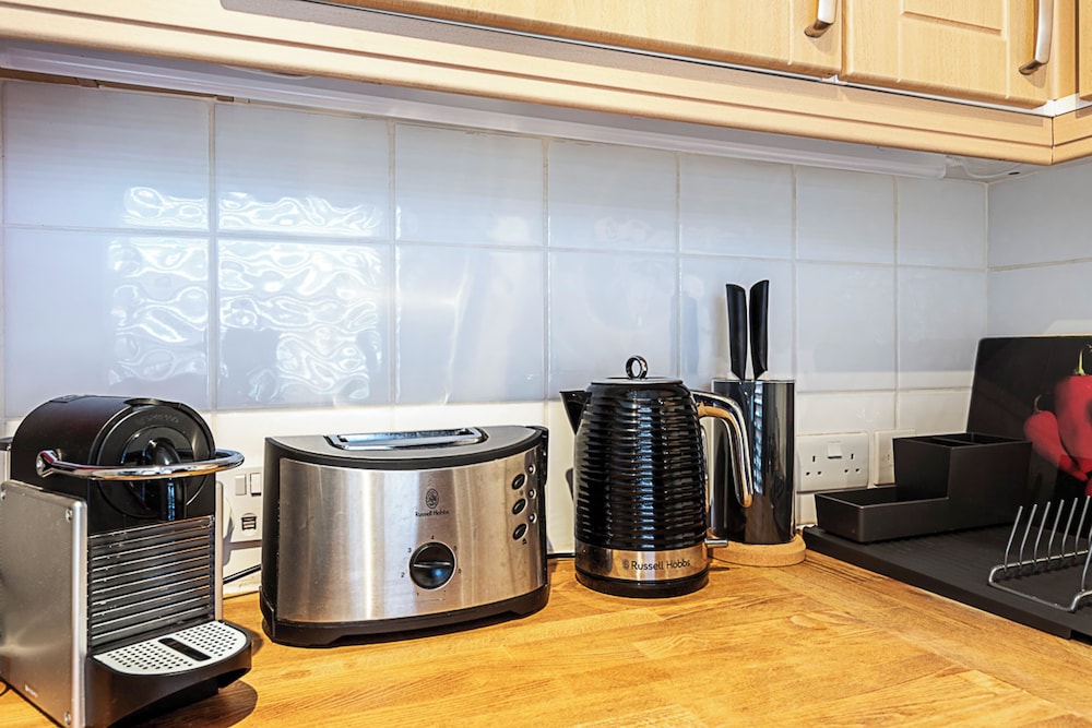 Charming One-bedroom Gem in Earls Court