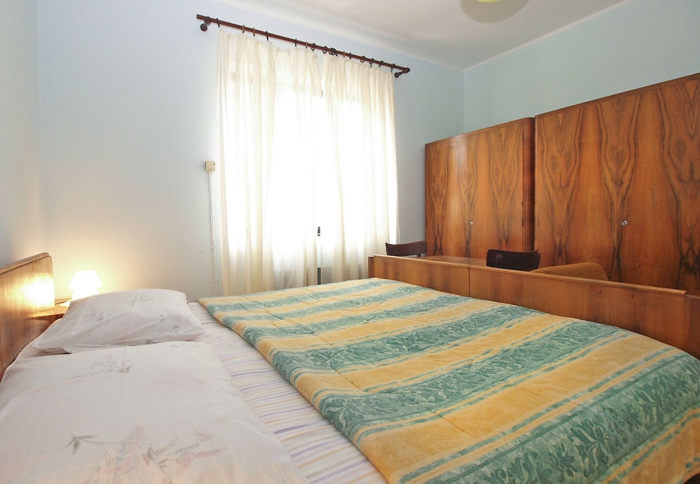Apartment 1583 view 3