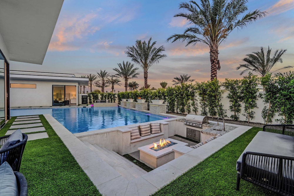 Sleeps 54 3 Luxury Villas w/ Pool + Spa, Pickleball Bravo by Avantstay