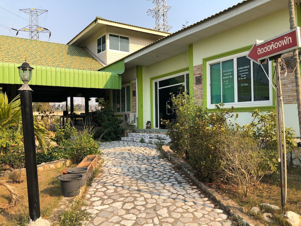 Bang Lamung Vacations - Romsai Resort - Property Image 1
