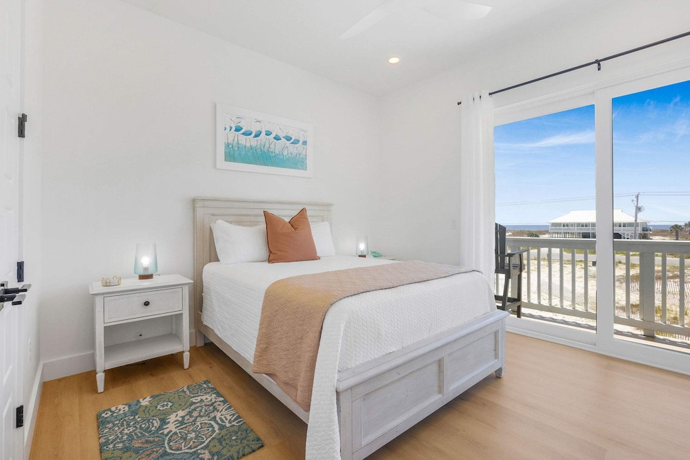 Beach Blessing- Pool Elevator Sleeps 16 SIX Bedrooms 6 Baths
